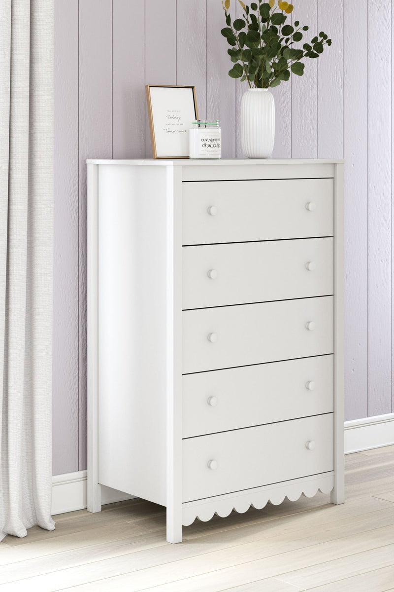 Hallityn - Five Drawer Chest - White